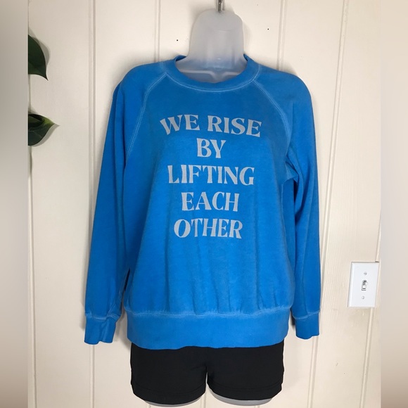 Old Navy LS Blue Pullover Sweatshirt
Crewneck Sweater Blouse
We Rise By Lifting - Picture 4 of 13